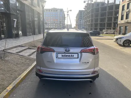 Toyota RAV4 2018 года за 13 000 000 тг. в Астана – фото 4