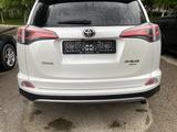 Toyota RAV4 2018 годаүшін11 000 000 тг. в Атырау