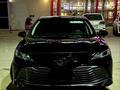 Toyota Camry 2020 года за 10 999 999 тг. в Актобе – фото 2