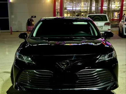 Toyota Camry 2020 года за 10 999 999 тг. в Актобе – фото 2