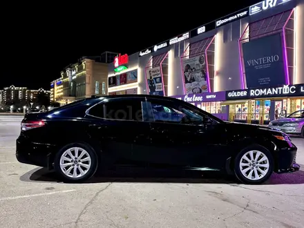 Toyota Camry 2020 года за 10 999 999 тг. в Актобе – фото 9