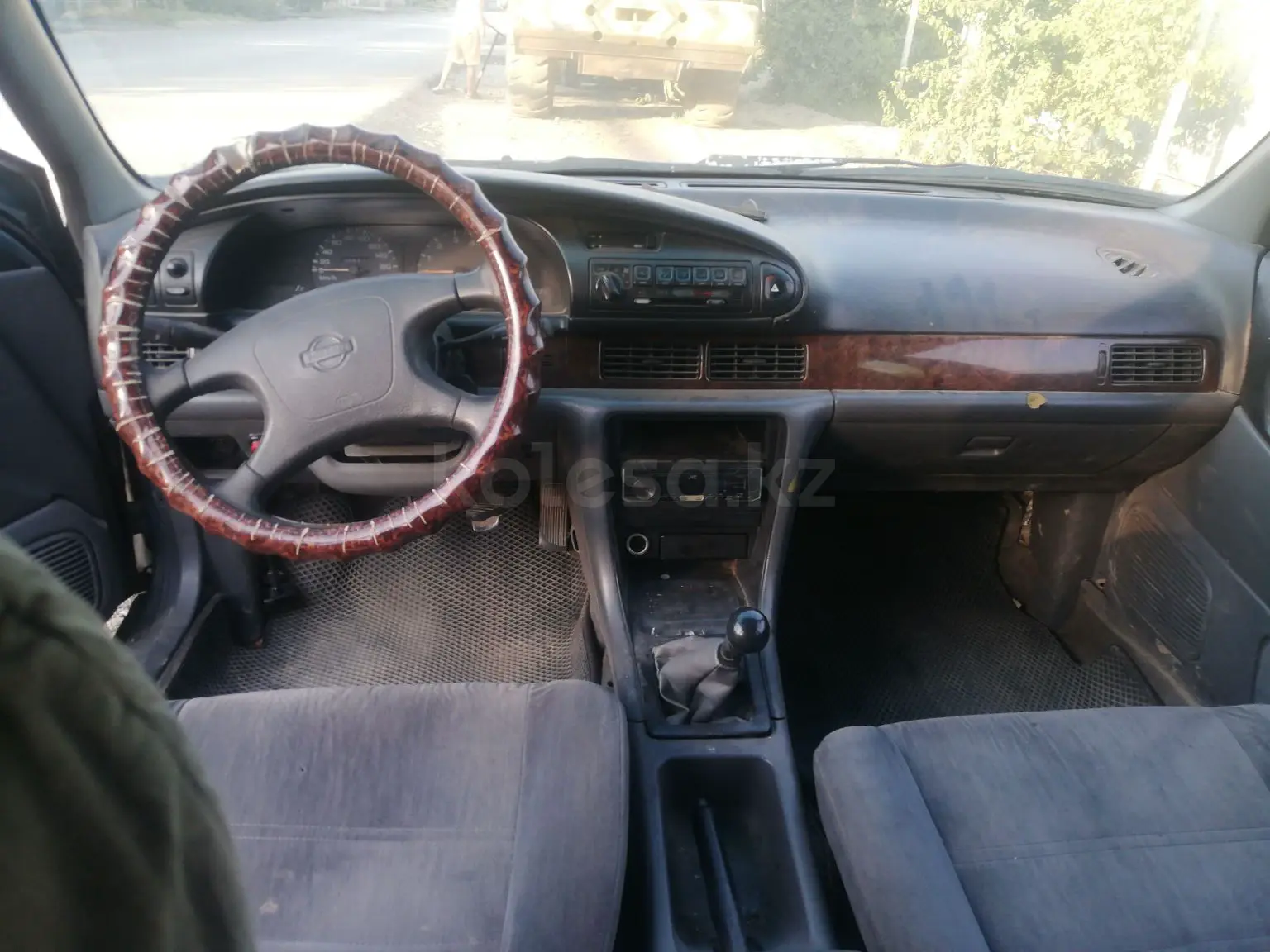 Nissan Bluebird, 1995