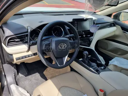 Toyota Camry 2022 года за 17 500 000 тг. в Уральск – фото 4