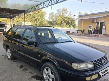 Volkswagen Passat 1994 года за 1 500 000 тг. в Шымкент – фото 4