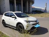 Toyota RAV4 2017 годаfor13 100 000 тг. в Алматы