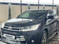 Toyota Highlander 2018 года за 22 000 000 тг. в Алматы