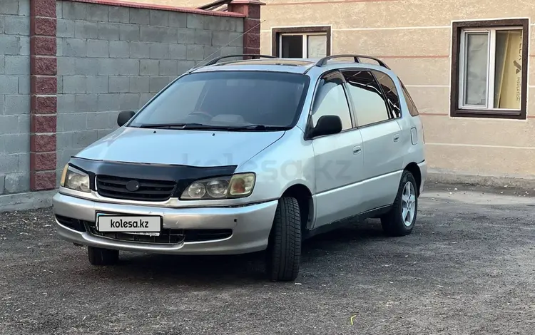 Toyota Ipsum 1996 года за 2 700 000 тг. в Алматы