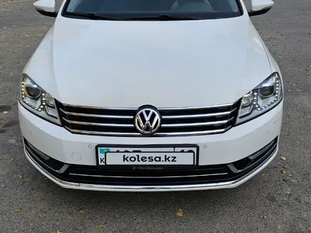 Volkswagen Passat 2013 года за 5 800 000 тг. в Алматы – фото 20