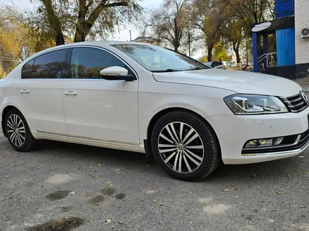 Volkswagen Passat 2013 года за 5 800 000 тг. в Алматы – фото 5