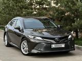 Toyota Camry 2020 года за 15 000 000 тг. в Алматы
