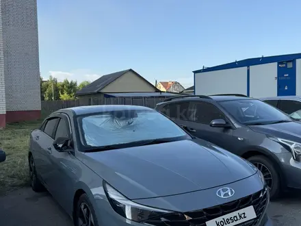 Hyundai Elantra 2021 года за 8 750 000 тг. в Астана – фото 2