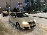 Volkswagen Jetta 2010 года за 2 800 000 тг. в Астана
