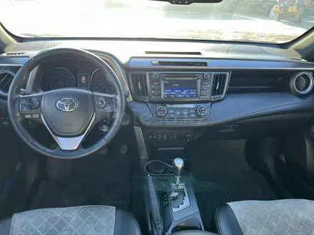 Toyota RAV4 2018 года за 11 000 000 тг. в Уральск – фото 6