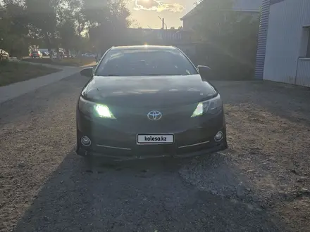 Toyota Camry 2013 года за 5 500 000 тг. в Актобе – фото 2