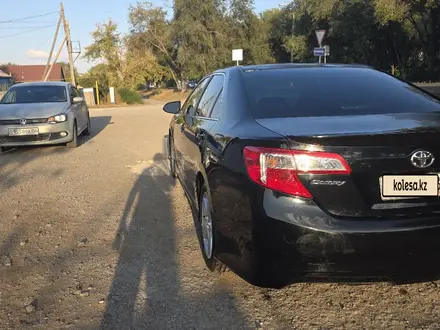 Toyota Camry 2013 года за 5 500 000 тг. в Актобе – фото 4
