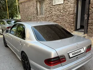 Mercedes-Benz E 55 AMG
