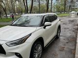 Toyota Highlander 2021 года за 29 000 000 тг. в Алматы – фото 2