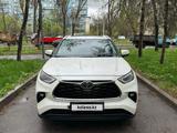 Toyota Highlander 2021 года за 27 000 000 тг. в Алматы