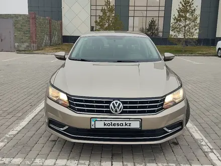 Volkswagen Passat 2016 года за 8 000 000 тг. в Шымкент