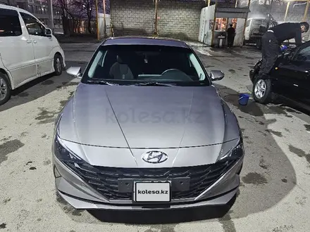 Hyundai Elantra 2021 года за 8 200 000 тг. в Шымкент – фото 2