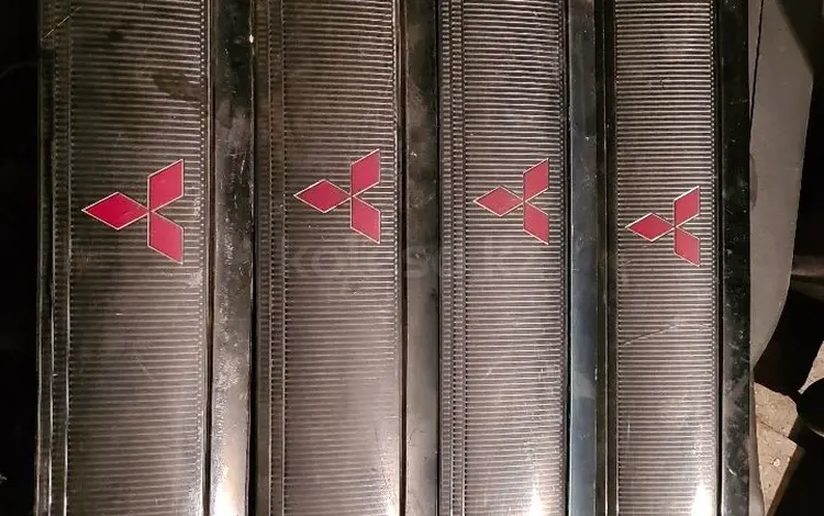 Решётка Делика квадрат, Эмблема Mitsubishi Delica за 10 000 тг. в Алматы