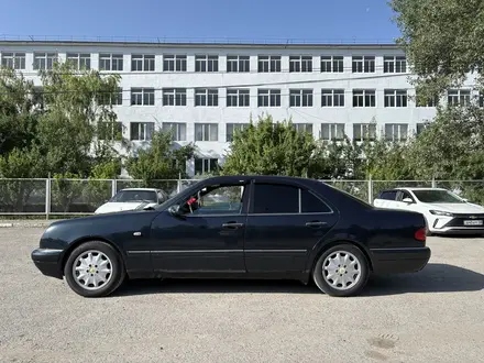Mercedes-Benz E 230 1996 года за 2 000 000 тг. в Тараз