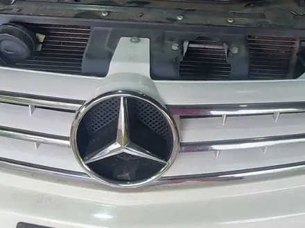 Решетка радиатора Mercedes CLS W219 за 60 000 тг. в Алматы