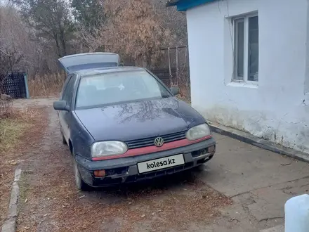 Volkswagen Golf 1994 года за 1 150 000 тг. в Актобе – фото 2