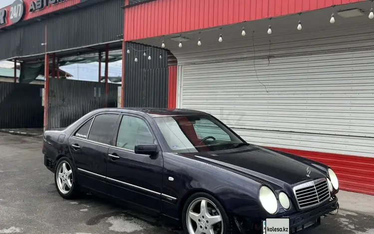 Mercedes-Benz E 500 1996 года за 3 100 000 тг. в Шымкент