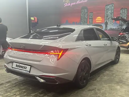 Hyundai Elantra 2021 года за 8 000 000 тг. в Актобе – фото 11