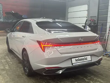 Hyundai Elantra 2021 года за 8 000 000 тг. в Актобе – фото 12