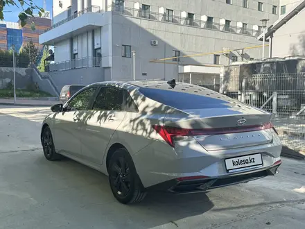 Hyundai Elantra 2021 года за 8 000 000 тг. в Актобе – фото 3