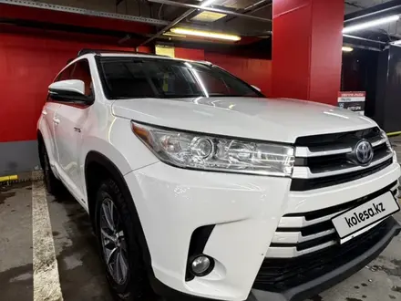 Toyota Highlander 2017 года за 12 000 000 тг. в Алматы