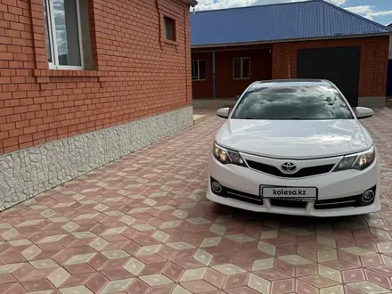 Toyota Camry 2013 года за 8 500 000 тг. в Актобе – фото 16