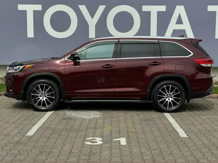 Toyota Highlander 2019 года за 20 000 000 тг. в Алматы – фото 45