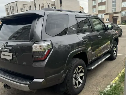 Toyota 4Runner 2019 года за 18 500 000 тг. в Актобе – фото 2