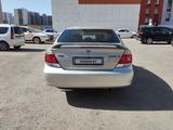 Toyota Camry 2005 годаүшін5 800 000 тг. в Астана – фото 5