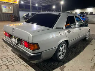 Mercedes-Benz 190