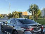 Toyota Camry 2021 года за 11 300 000 тг. в Туркестан – фото 4