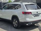 Volkswagen Teramont 2022 года за 22 300 000 тг. в Алматы – фото 4