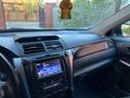 Toyota Camry 2015 годаүшін13 200 000 тг. в Актобе – фото 5