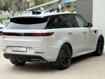 Land Rover Range Rover Sport Dynamic HSE 2026 года за 111 398 000 тг. в Алматы – фото 4