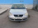 Volkswagen Polo 2007 года за 1 800 000 тг. в Астана – фото 2