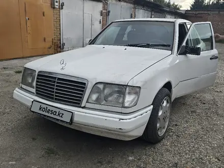 Mercedes-Benz E 220 1994 года за 1 900 000 тг. в Усть-Каменогорск