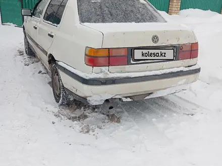 Volkswagen Vento 1993 года за 700 000 тг. в Астана – фото 2