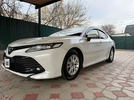 Toyota Camry 2018 года за 11 000 000 тг. в Алматы – фото 9