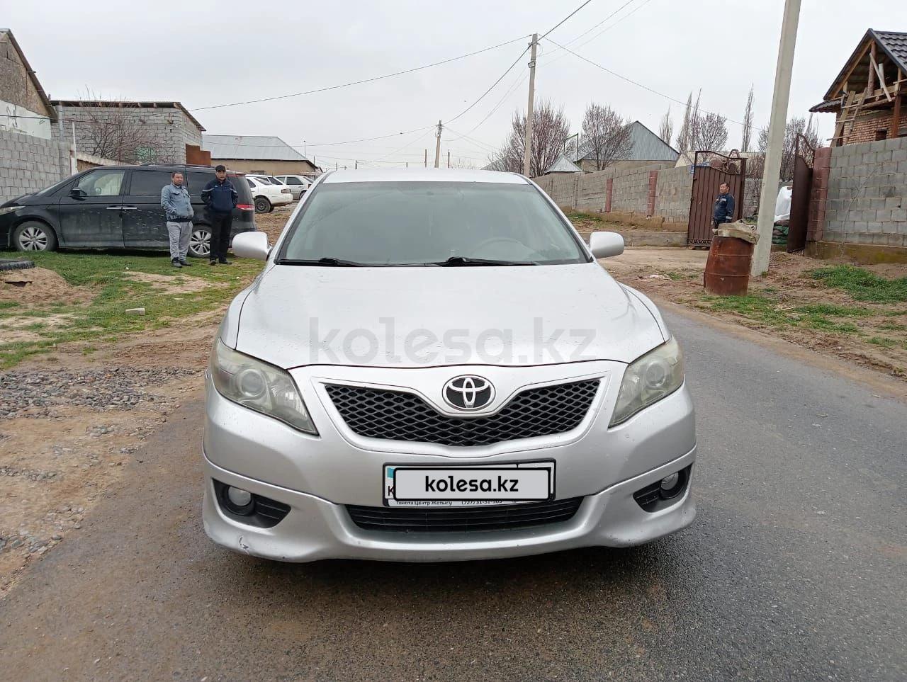 Toyota Camry 2011 г.