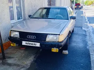 Audi 100