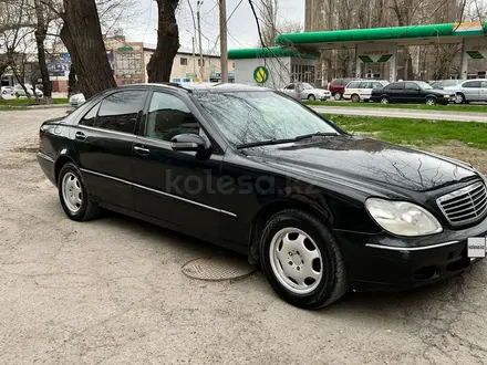 Mercedes-Benz S 320 2002 года за 4 500 000 тг. в Тараз – фото 4