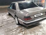 Mercedes-Benz E 220 1993 года за 1 500 000 тг. в Алматы – фото 4